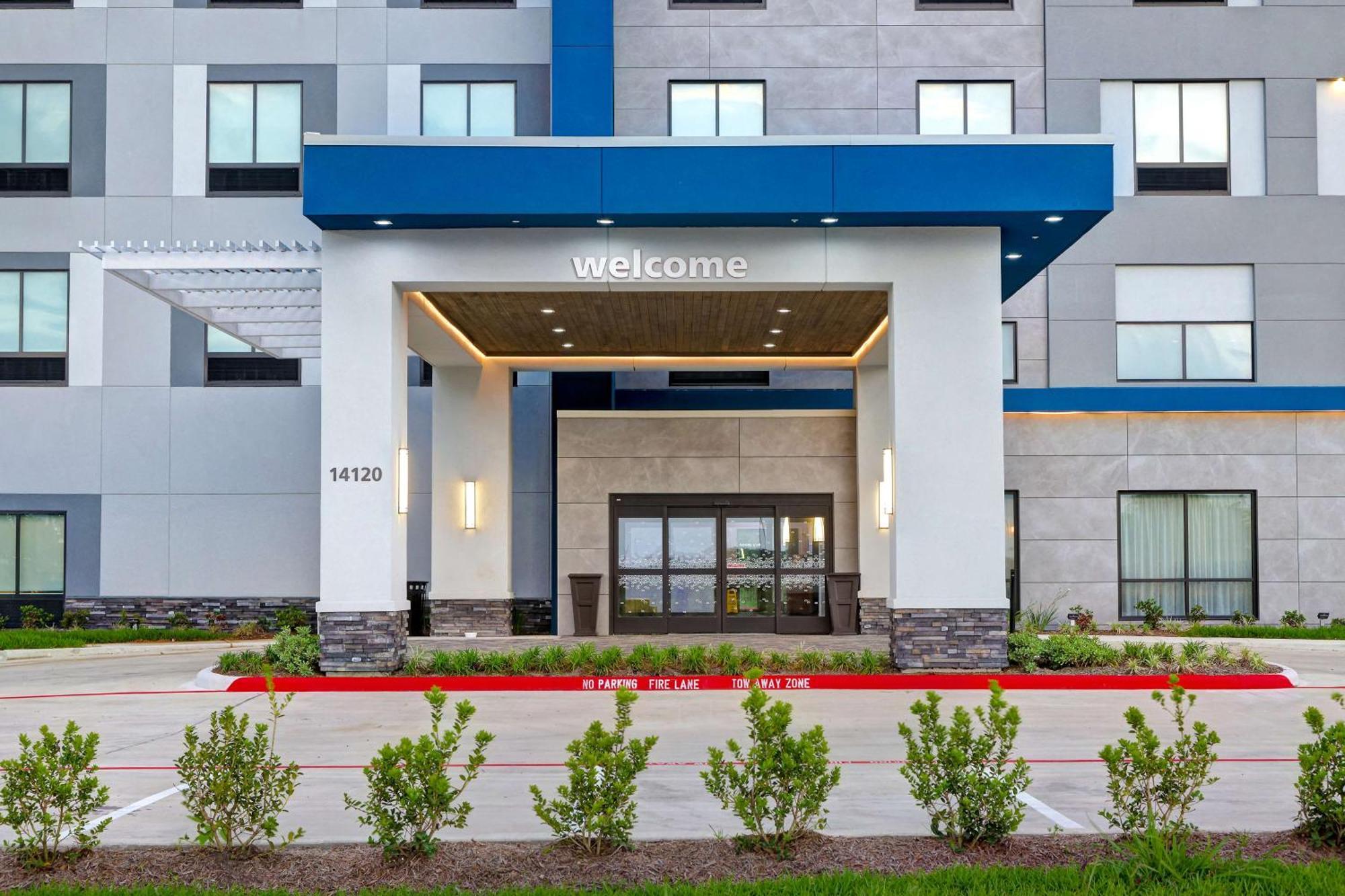 Hampton Inn & Suites Houston East Beltway 8, Tx Cloverleaf Exterior photo